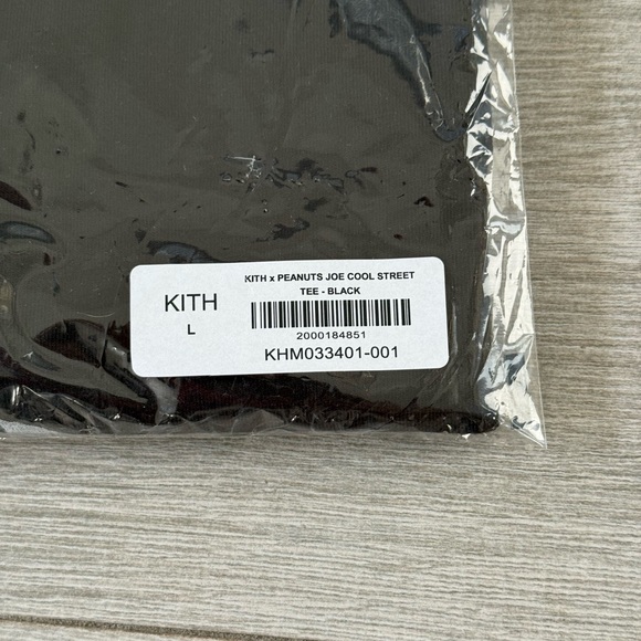 Men's KITH for Peanuts khm033401-001 Joe Cool Street Tee Black Sz L Large NEW - Picture 8 of 8